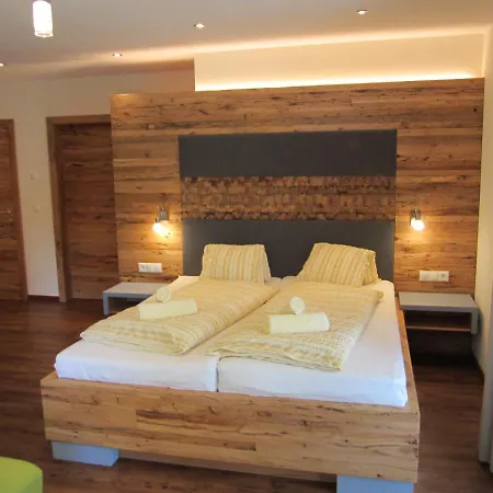 Appartementhaus Gretzel וואגריין