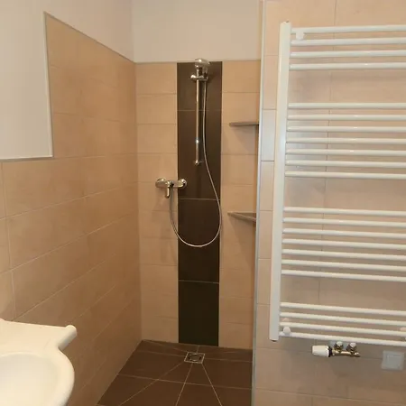 Appartementhaus Gretzel דירה וואגריין